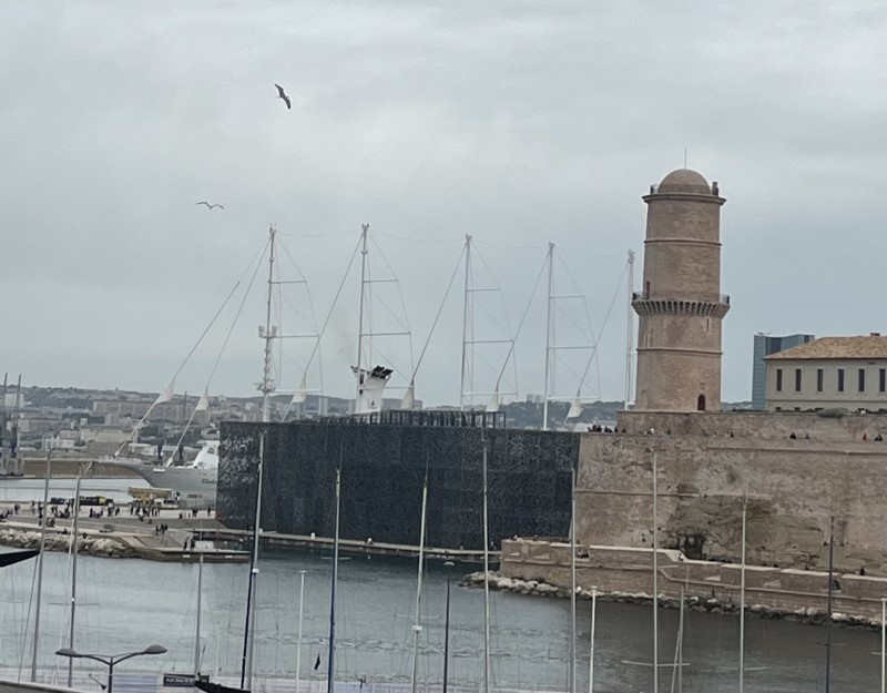 Réserver un taxi pour vos transferts depuis la gare Saint Charles ou l'aéroport de Marseille vers le Mucem￼